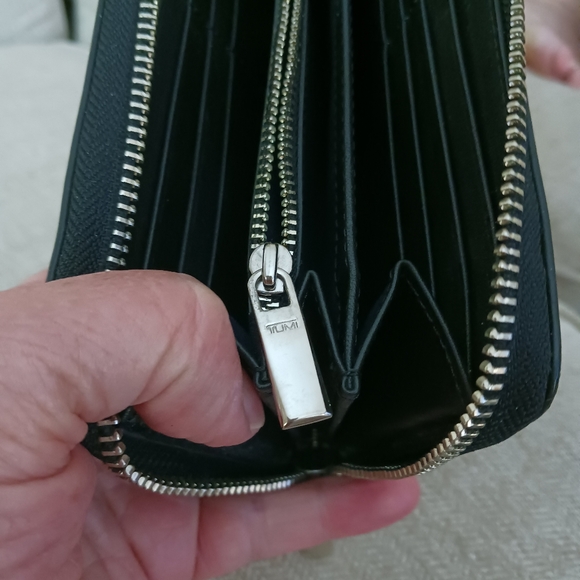 Tumi Black Leather Zip Wallet - Picture 11 of 13